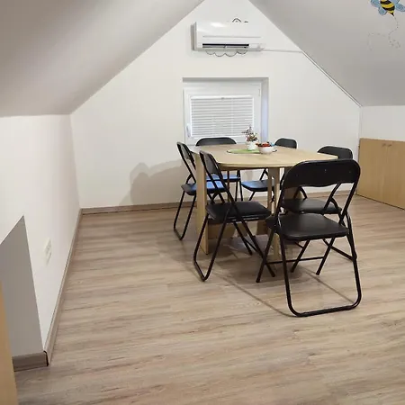 Jelovca - In The Attic Lejlighed *