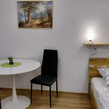 Apartment And Studios Jelovca & Wellness アパート ラドヴリツァ