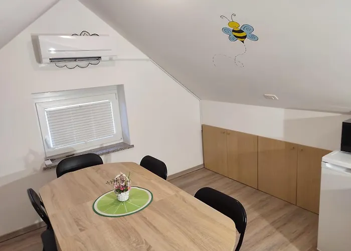 Jelovca - In The Attic *